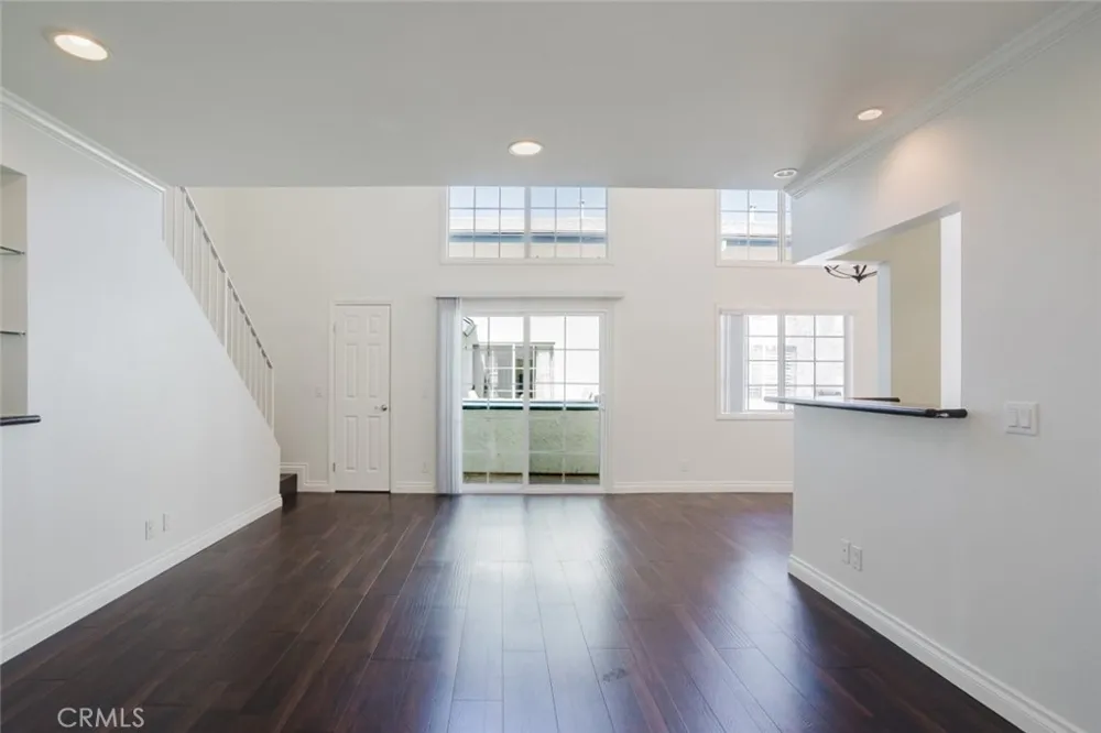 21529 Saticoy Street #217 Canoga Park, CA 91304