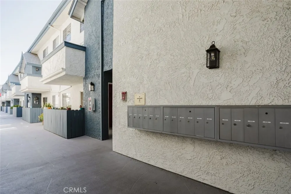 21529 Saticoy Street #217 Canoga Park, CA 91304