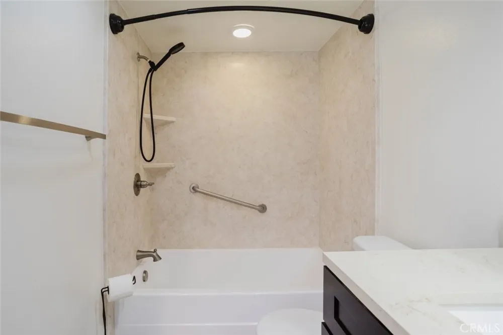 21529 Saticoy Street #217 Canoga Park, CA 91304