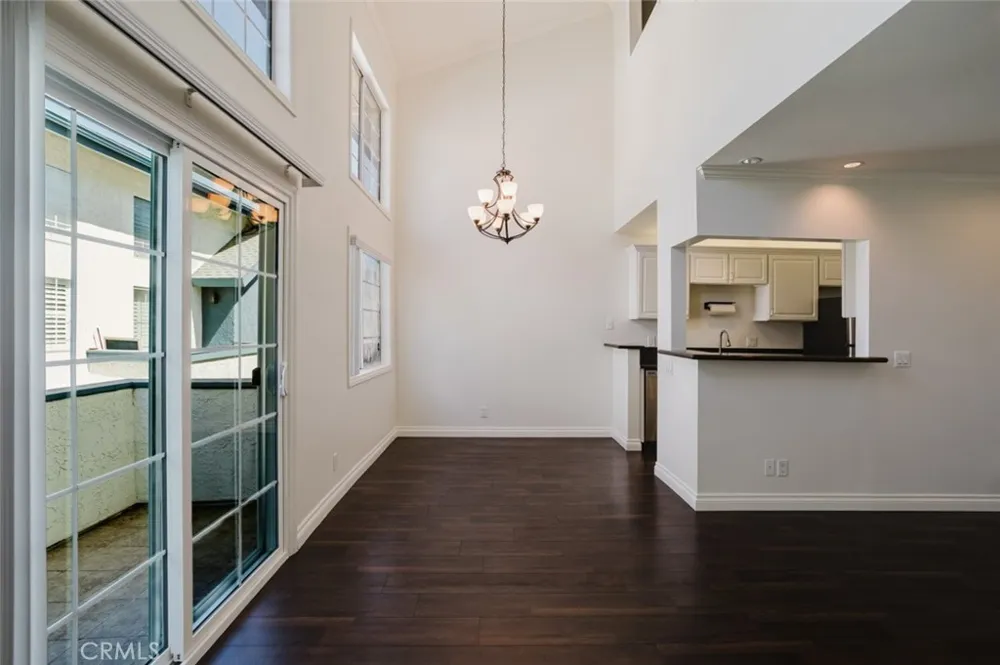 21529 Saticoy Street #217 Canoga Park, CA 91304