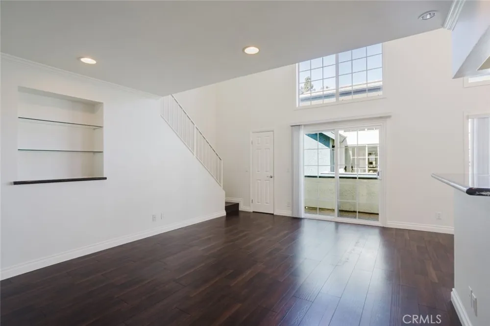 21529 Saticoy Street #217 Canoga Park, CA 91304