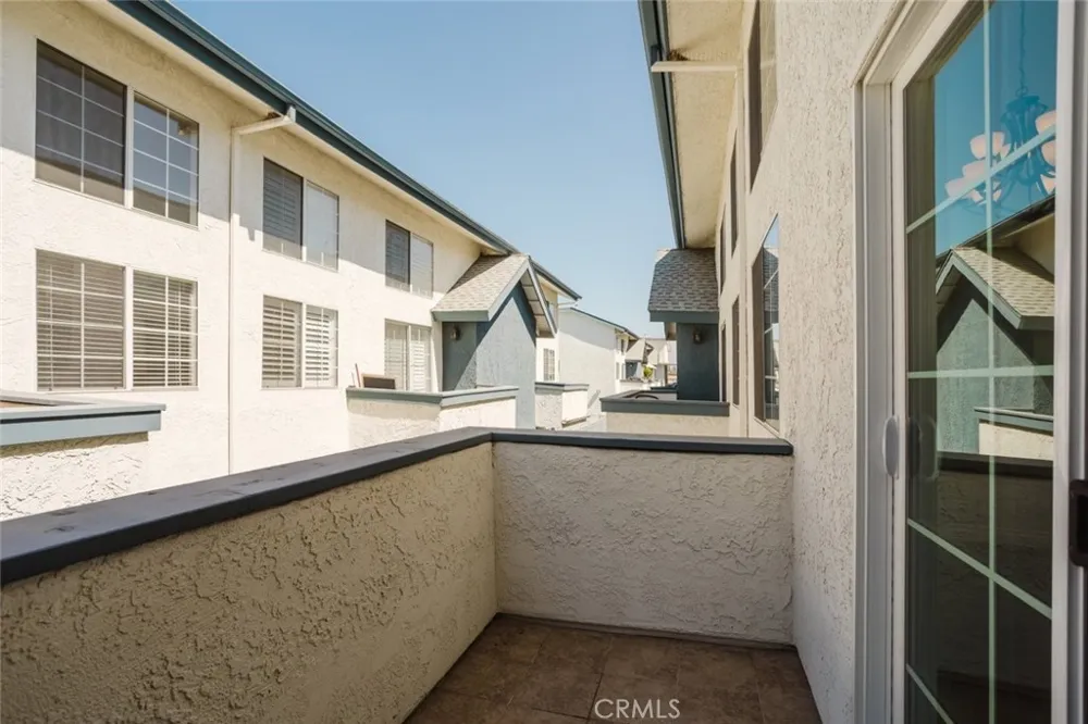 21529 Saticoy Street #217 Canoga Park, CA 91304
