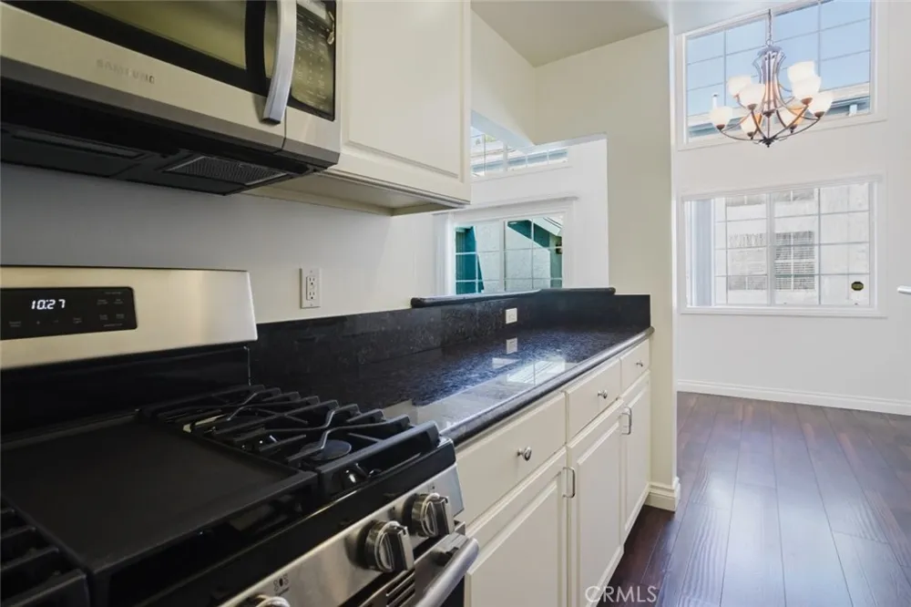 21529 Saticoy Street #217 Canoga Park, CA 91304