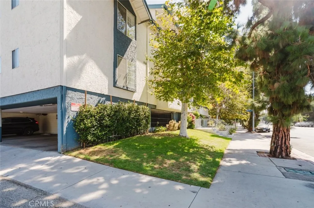 21529 Saticoy Street #217 Canoga Park, CA 91304