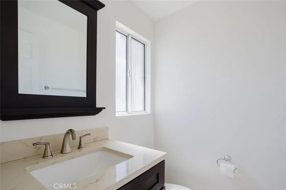 21529 Saticoy Street #217 Canoga Park, CA 91304