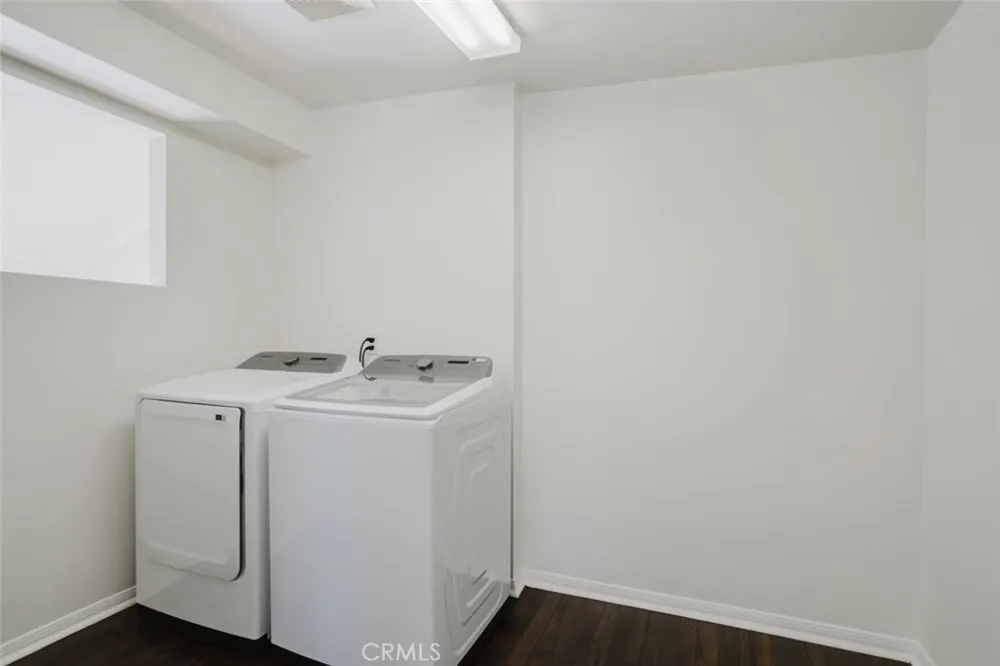 21529 Saticoy Street #217 Canoga Park, CA 91304