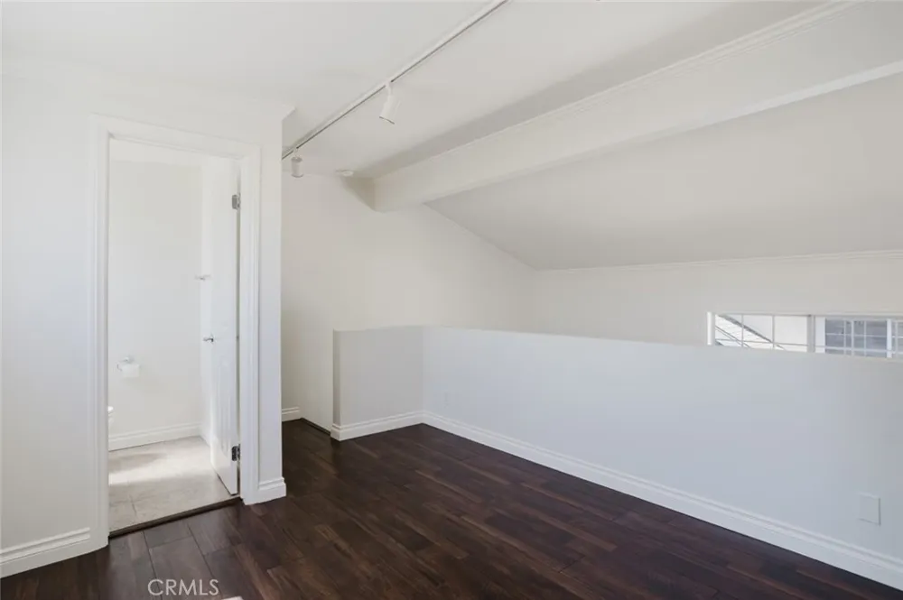 21529 Saticoy Street #217 Canoga Park, CA 91304