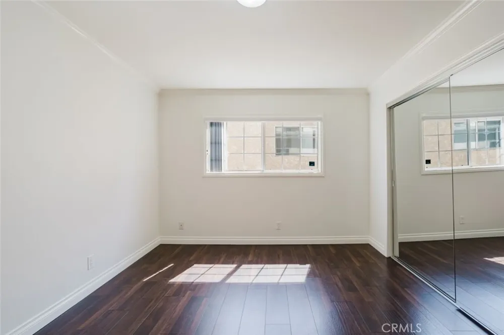 21529 Saticoy Street #217 Canoga Park, CA 91304