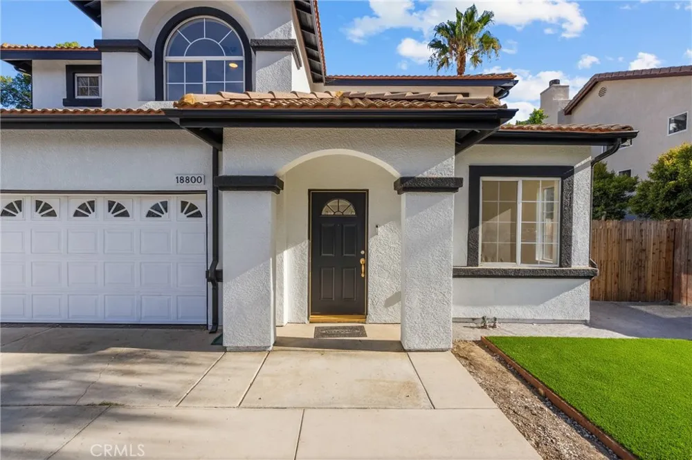 18800 Lull Reseda, CA 91335