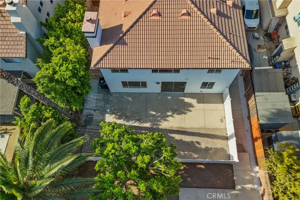 18800 Lull Reseda, CA 91335