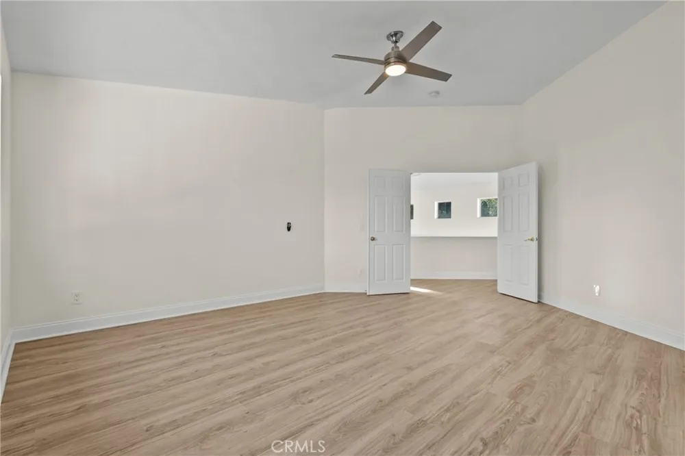 18800 Lull Reseda, CA 91335