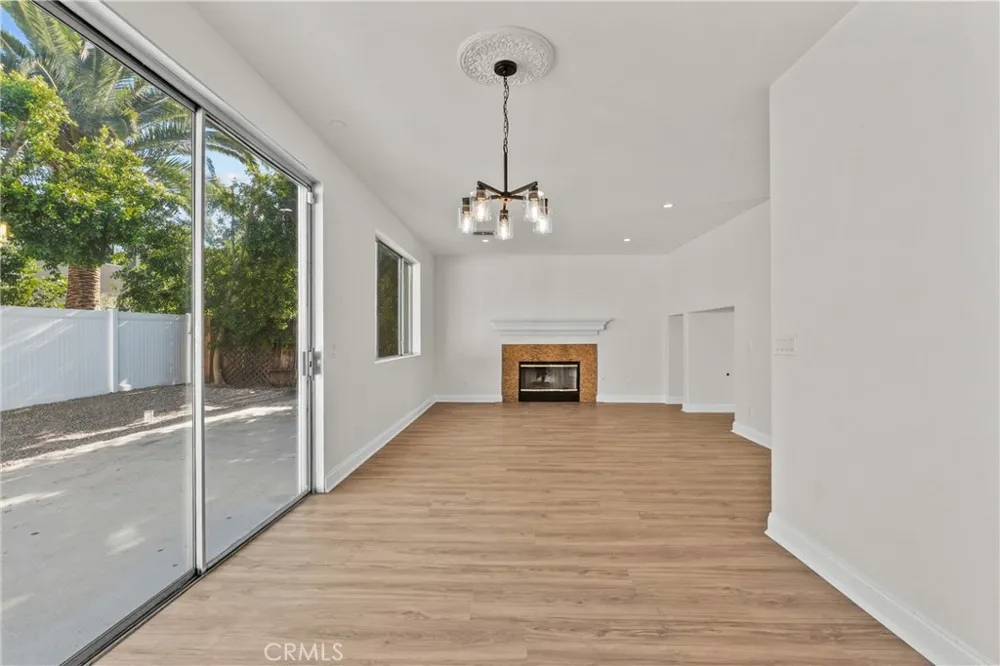 18800 Lull Reseda, CA 91335