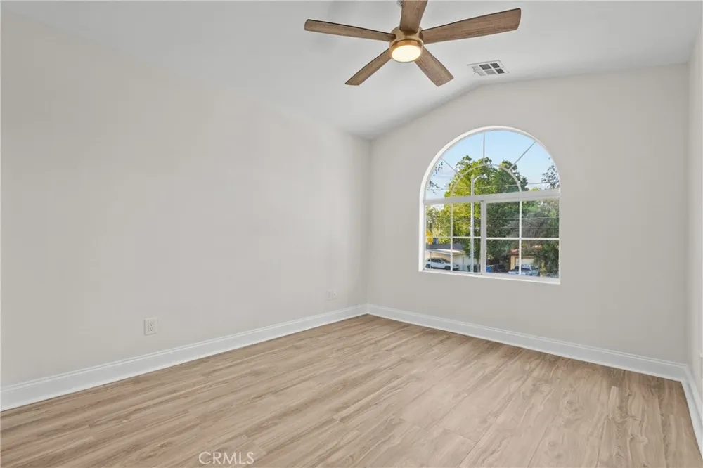 18800 Lull Reseda, CA 91335