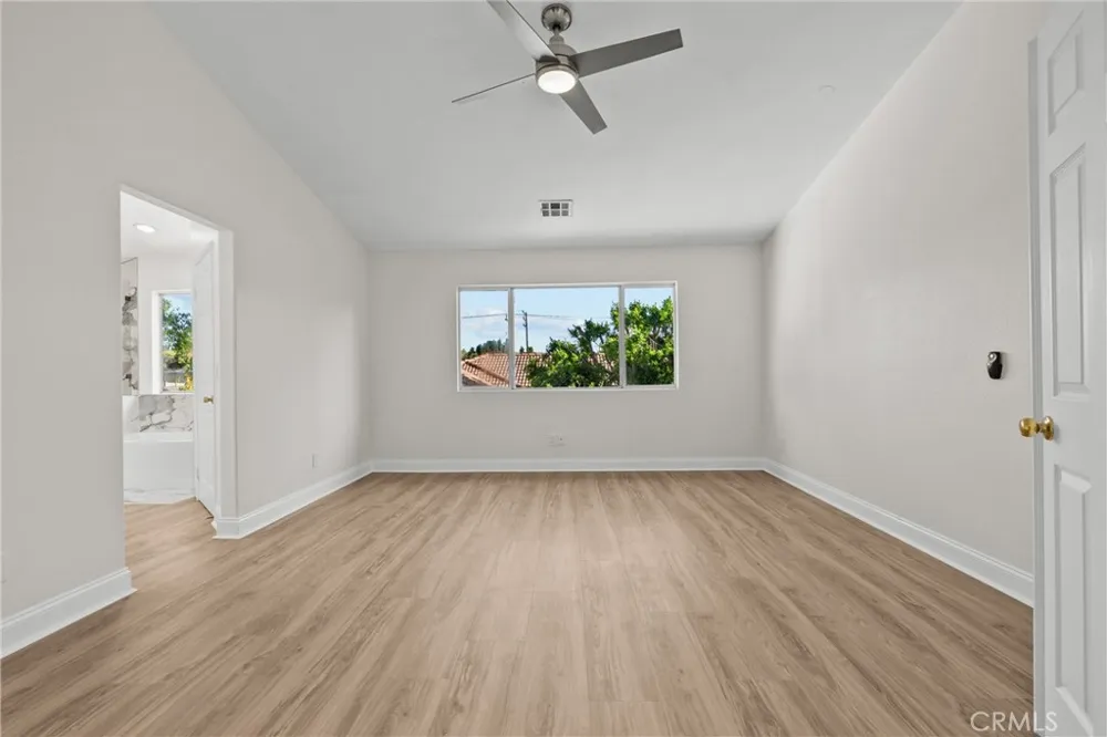 18800 Lull Reseda, CA 91335