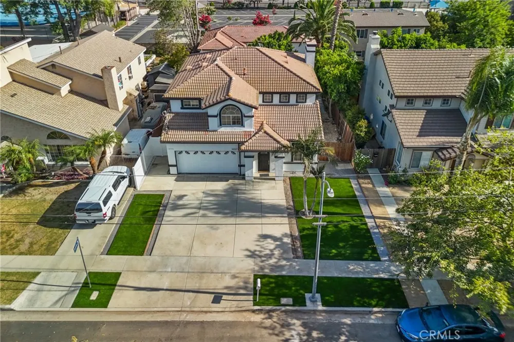 18800 Lull Reseda, CA 91335