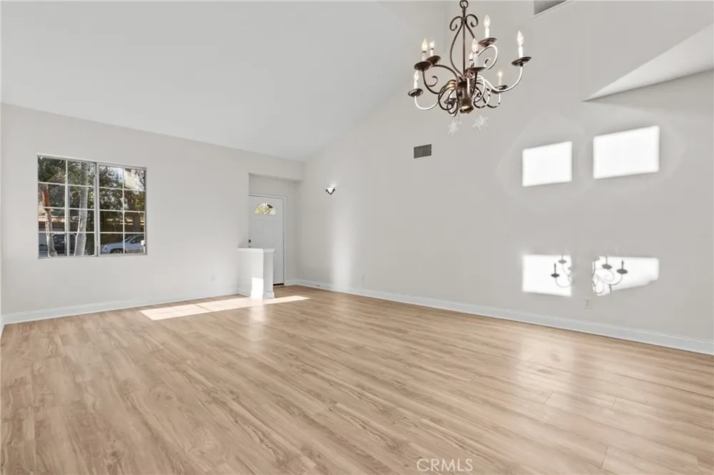 18800 Lull Reseda, CA 91335