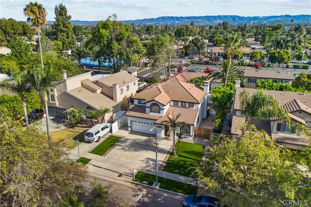 18800 Lull Reseda, CA 91335
