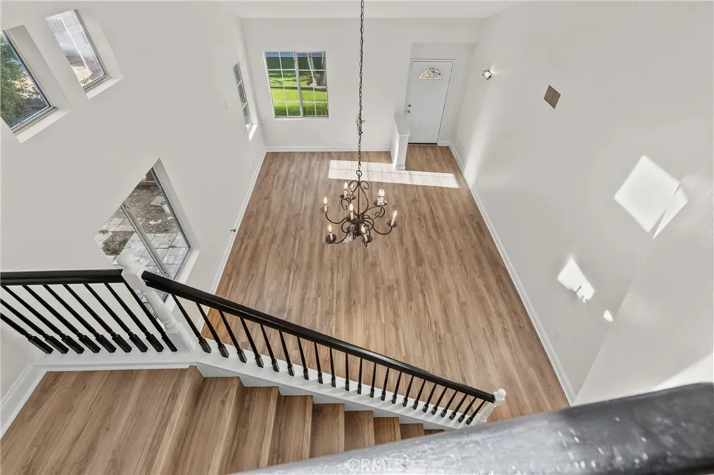 18800 Lull Reseda, CA 91335