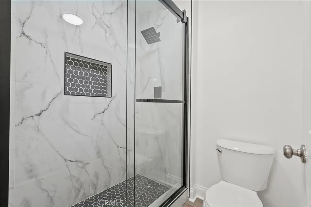 18800 Lull Reseda, CA 91335