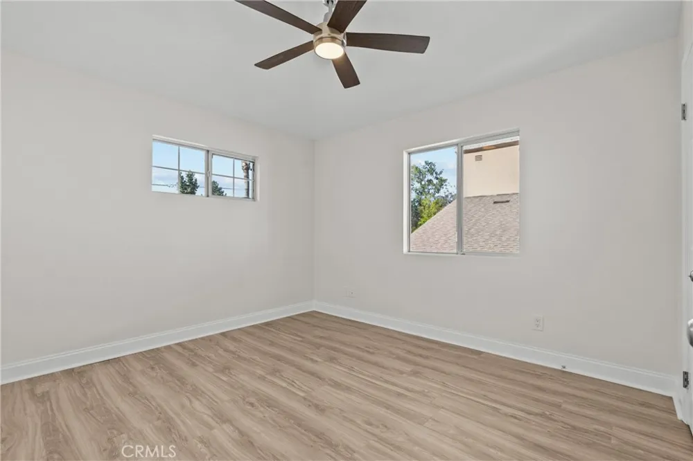 18800 Lull Reseda, CA 91335