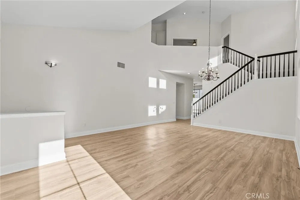 18800 Lull Reseda, CA 91335