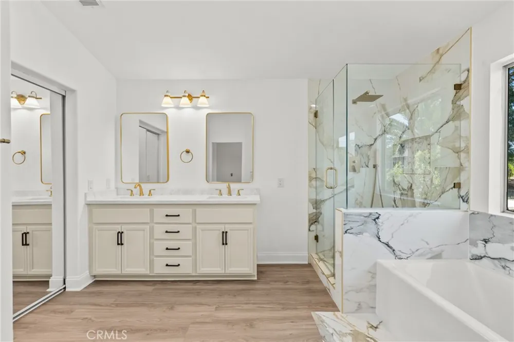 18800 Lull Reseda, CA 91335