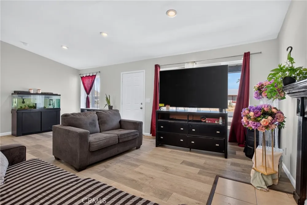 40196 177TH STREET E Palmdale, CA 93591