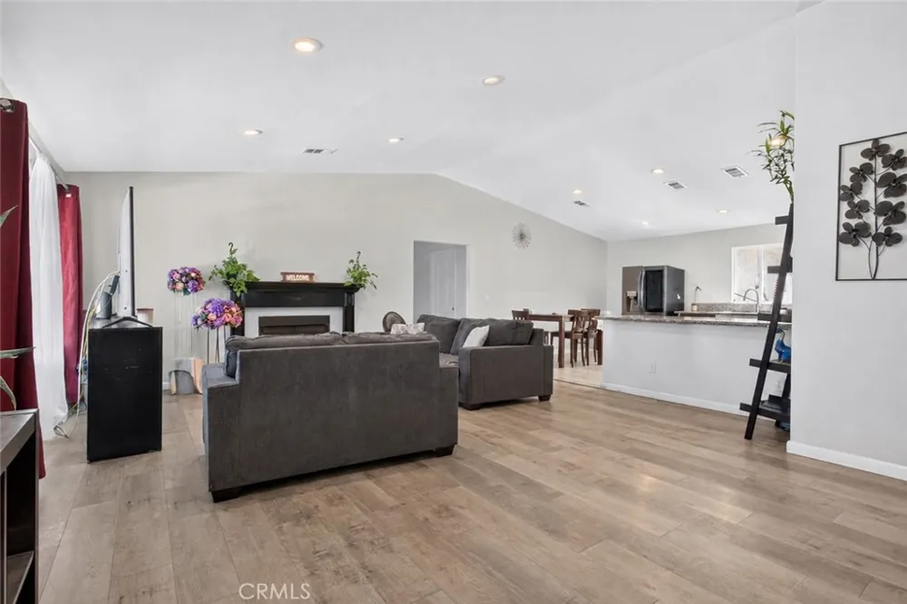 40196 177TH STREET E Palmdale, CA 93591
