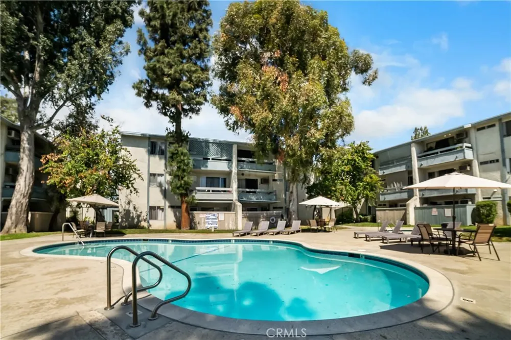 21801 Roscoe Boulevard #206 Canoga Park, CA 91304