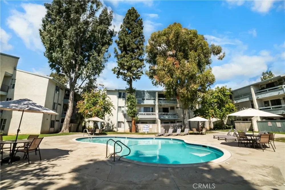 21801 Roscoe Boulevard #206 Canoga Park, CA 91304