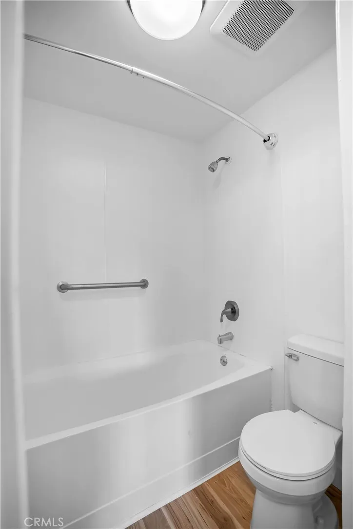 21801 Roscoe Boulevard #206 Canoga Park, CA 91304