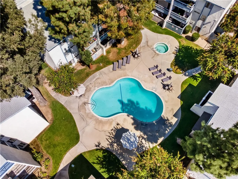 21801 Roscoe Boulevard #206 Canoga Park, CA 91304