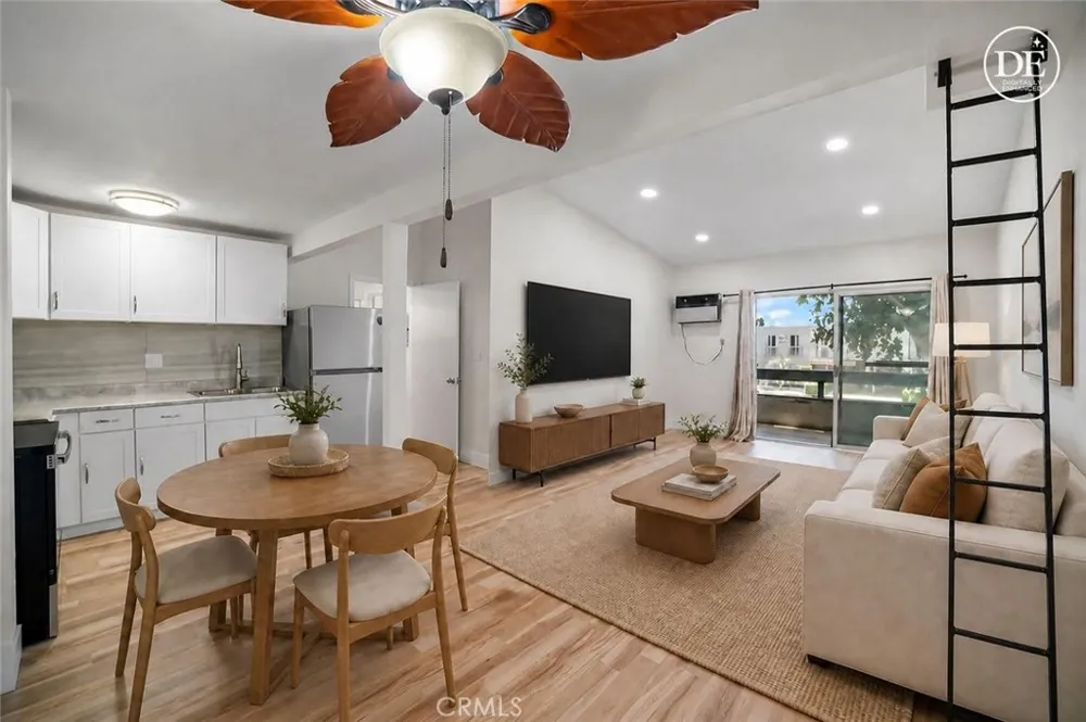 21801 Roscoe Boulevard #206 Canoga Park, CA 91304
