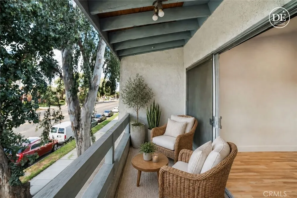 21801 Roscoe Boulevard #206 Canoga Park, CA 91304