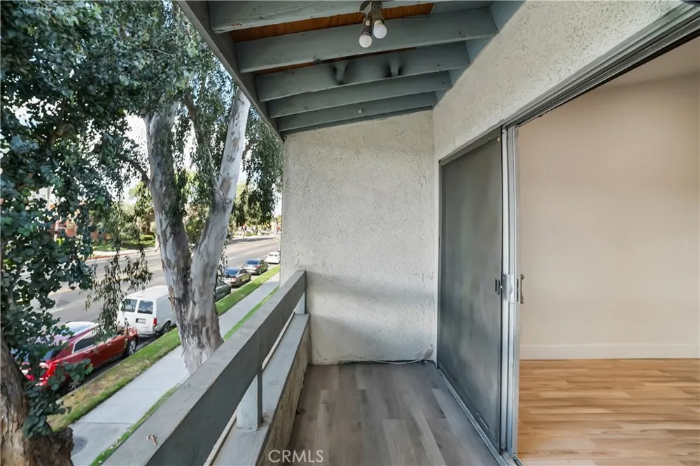 21801 Roscoe Boulevard #206 Canoga Park, CA 91304