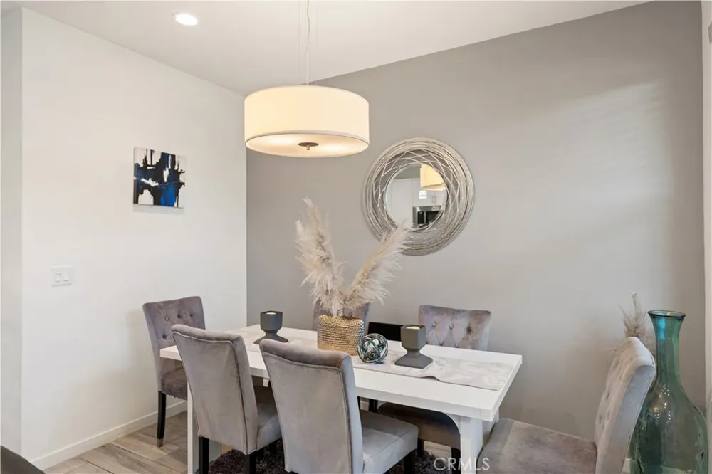 19547 Cardigan Northridge, CA 91324