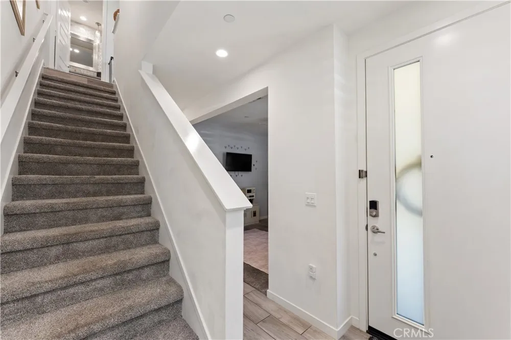 19547 Cardigan Northridge, CA 91324