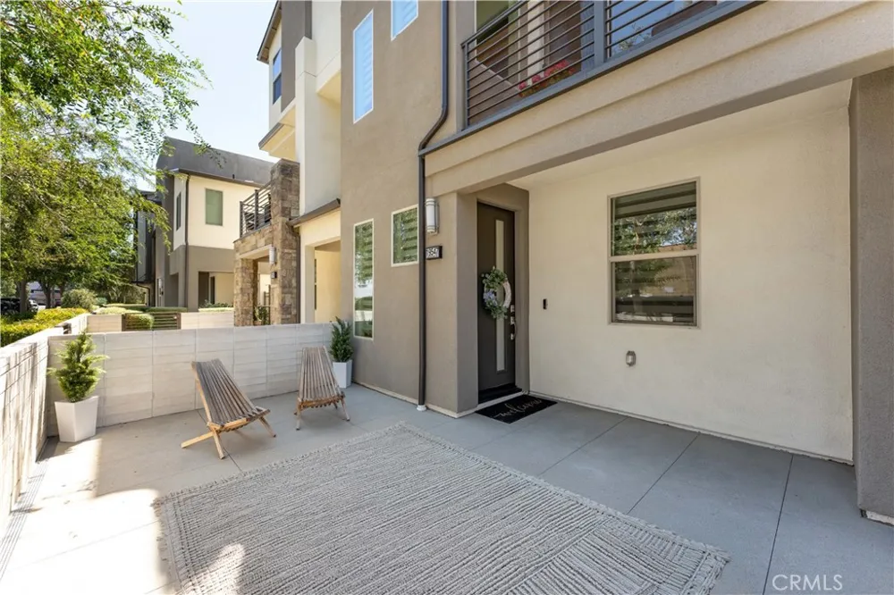 19547 Cardigan Northridge, CA 91324
