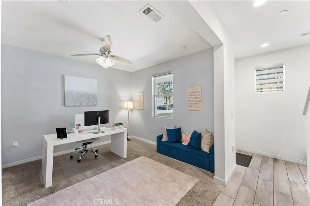19547 Cardigan Northridge, CA 91324