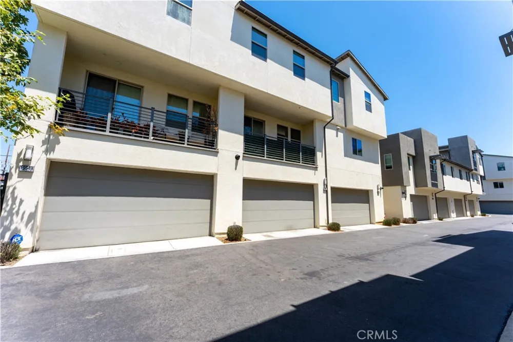 19547 Cardigan Northridge, CA 91324