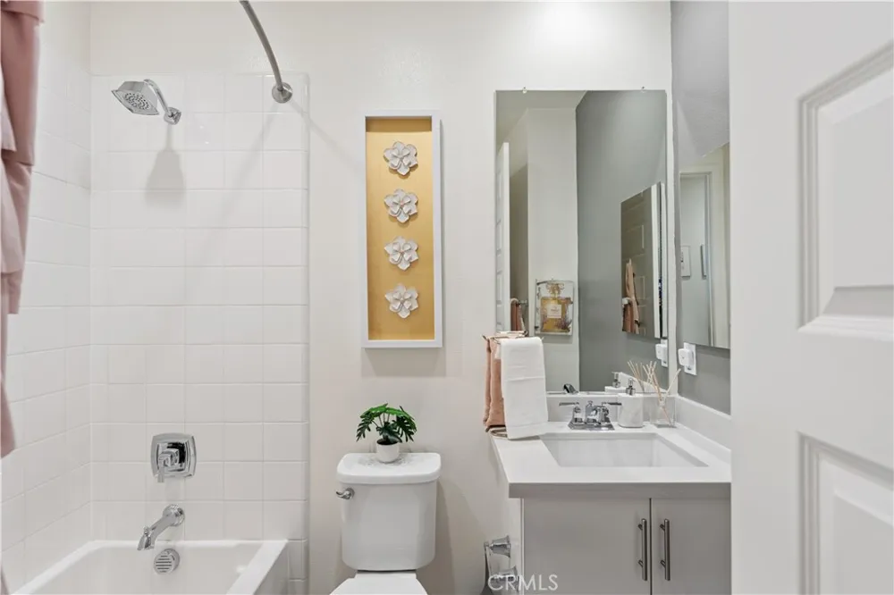 19547 Cardigan Northridge, CA 91324