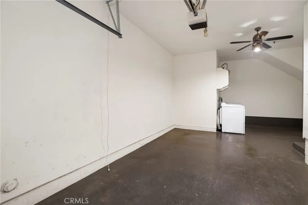 5799 Freebird Lane #102 Oak Park, CA 91377