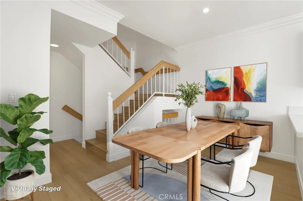 5799 Freebird Lane #102 Oak Park, CA 91377