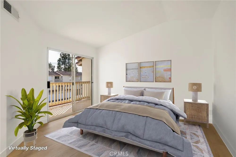 5799 Freebird Lane #102 Oak Park, CA 91377