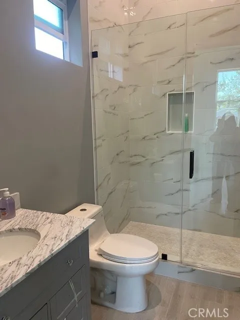 22520 Clarendon Woodland Hills, CA 91367