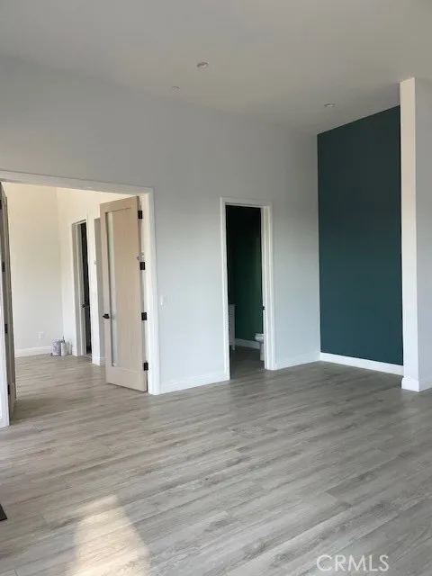 22520 Clarendon Woodland Hills, CA 91367