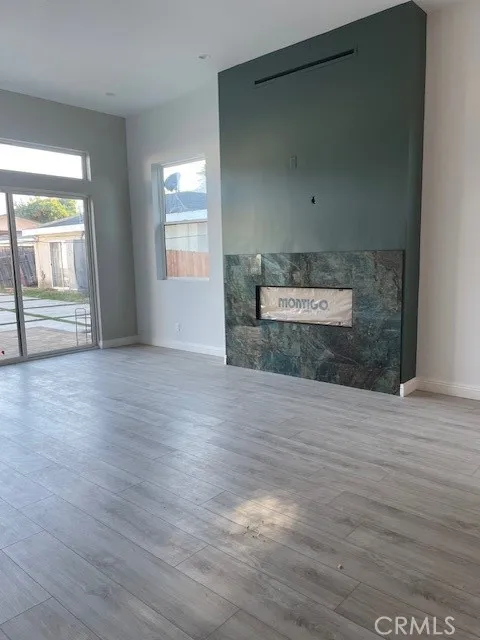 22520 Clarendon Woodland Hills, CA 91367