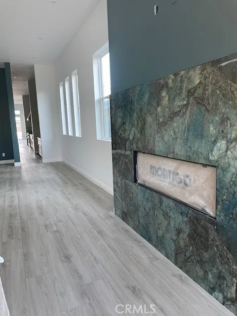 22520 Clarendon Woodland Hills, CA 91367