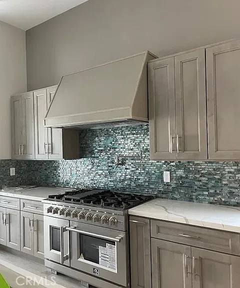22520 Clarendon Woodland Hills, CA 91367