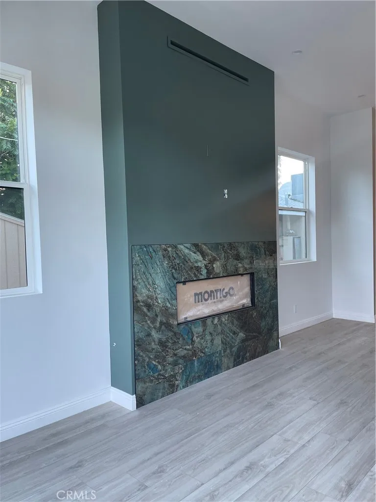 22520 Clarendon Woodland Hills, CA 91367